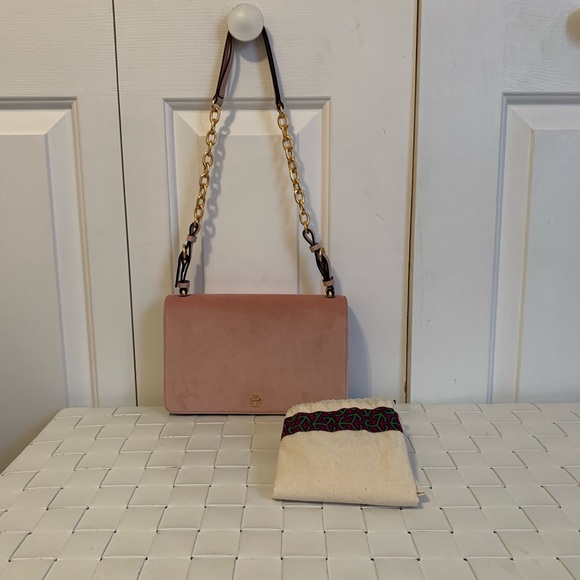 Tory Burch Handbags - NWOT tory burch sadie velvet pink shoulder bag